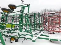 Культиватор предпосевной обработки почвы John Deere-960